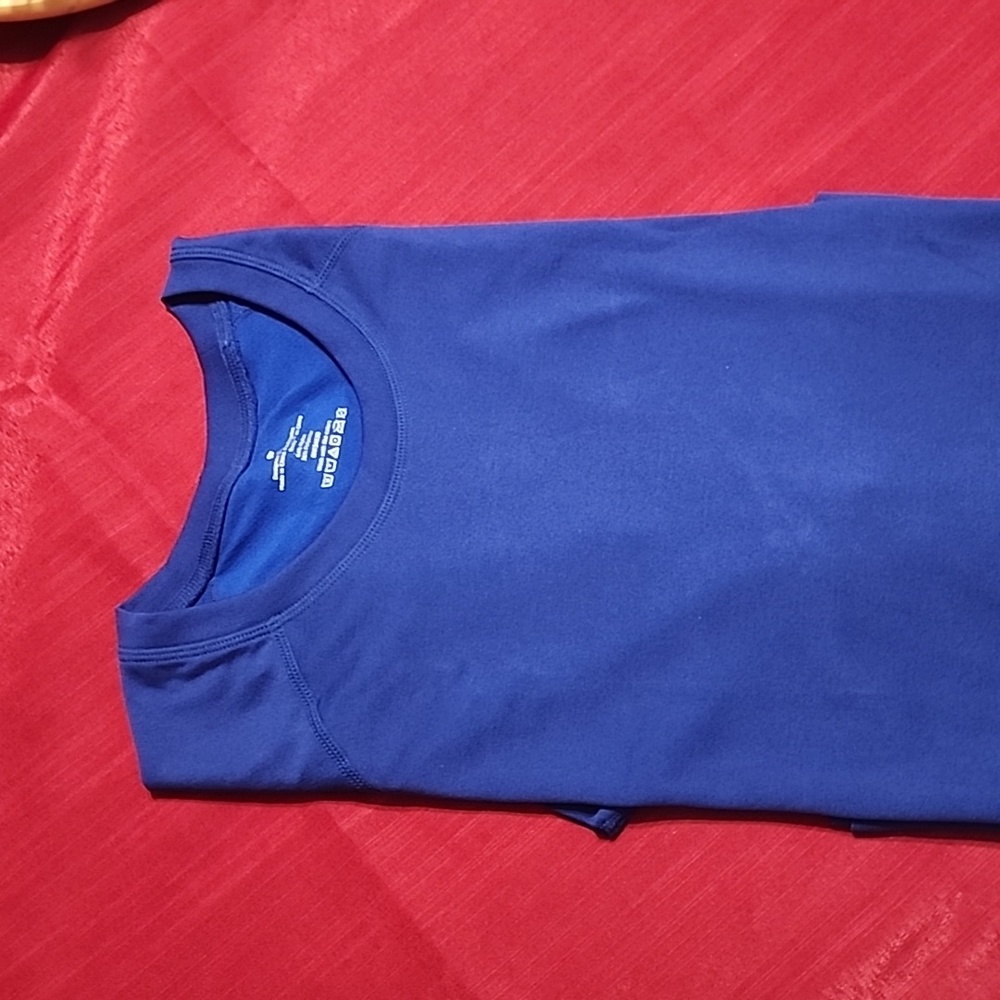 Fabletics t shirts Size extra large.